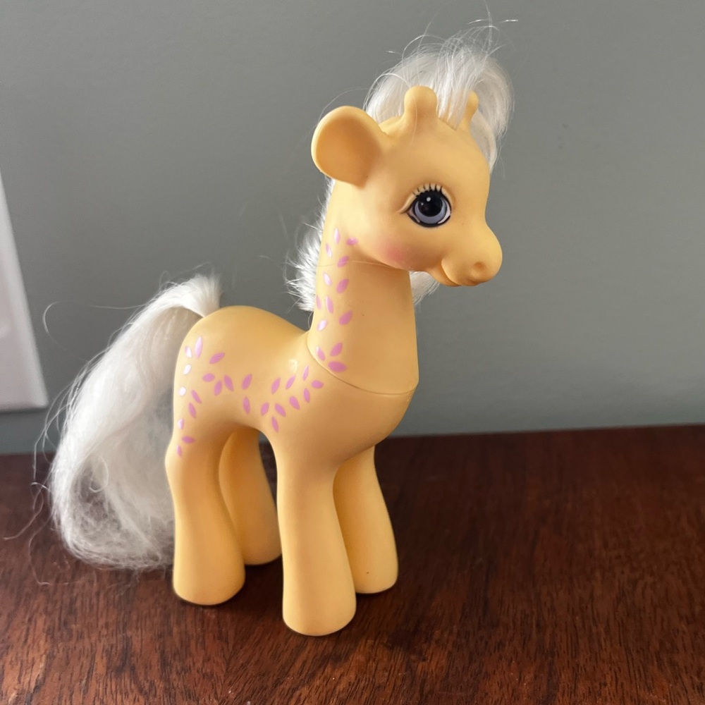 My Little Pony 1987 creamsicle Yellow Giraffe toy